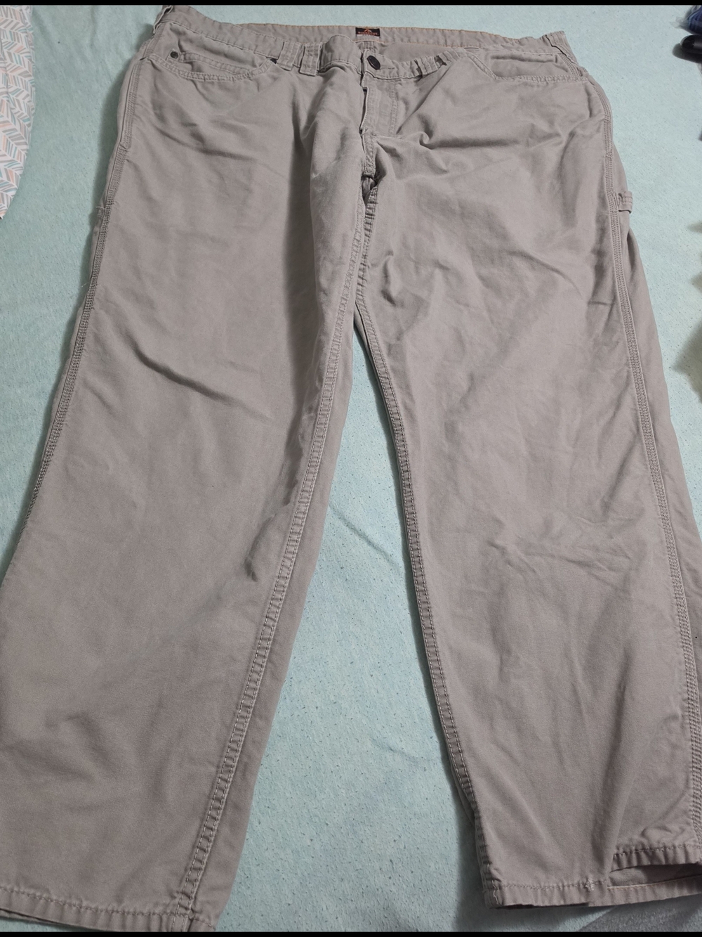 Men's Ridgecut Utility  Casual Straight-Leg Pants in Light Taupe
